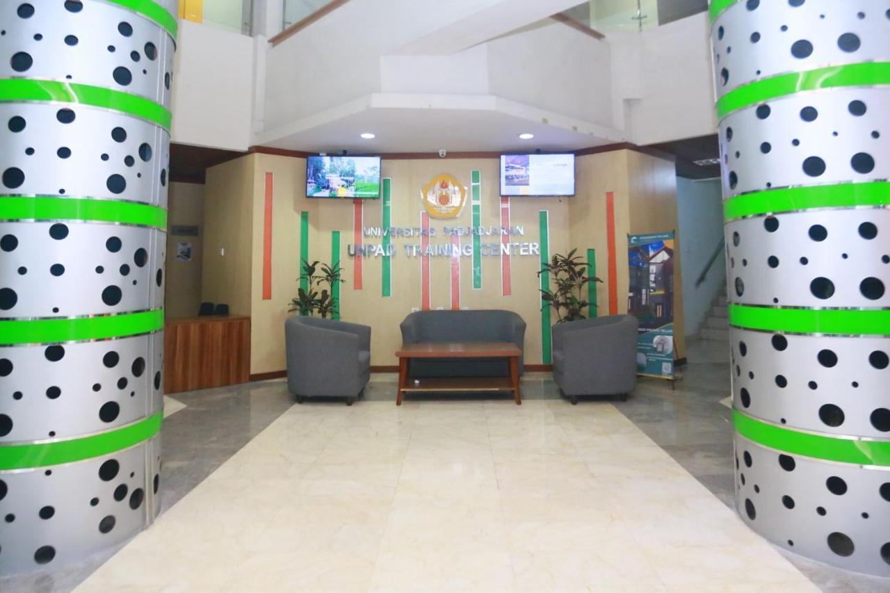 Utc Dago Hotel Bandung Exterior foto